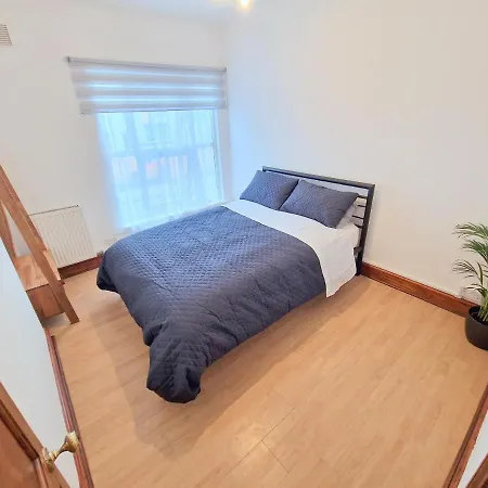 Apartment Two Bedroom Near Lewisham Station