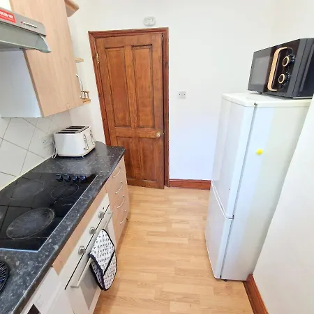 Apartment Two Bedroom Near Lewisham Station *