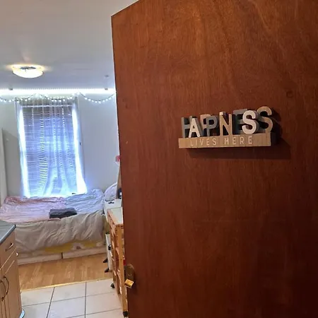 Studio Flat In Stratford * London