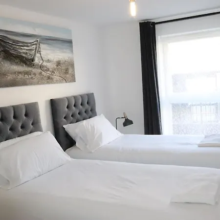 Garland Modern * Londra