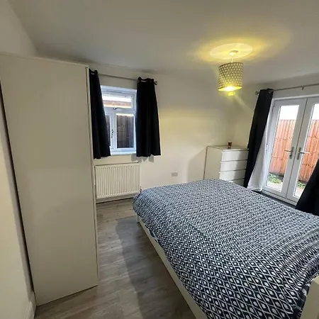 Holiday home 2 Bedroom House,brownhillrd Se6 London