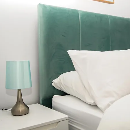 Luxury 5 Star - Parking, Garden, Nr Greater Metro Stations *