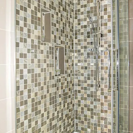 Luxury 5 Star - Parking, Garden, Nr Greater Metro Stations * לונדון