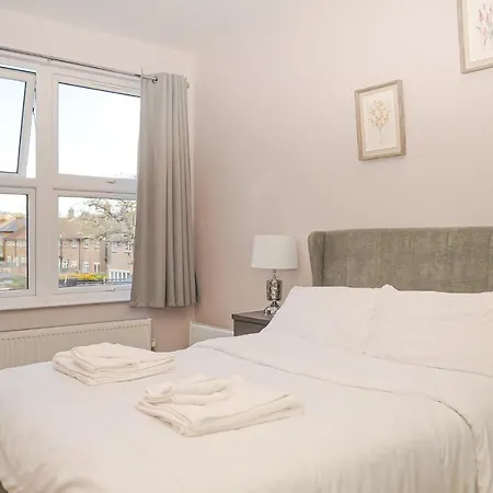 דירה Luxury 5 Star - Parking, Garden, Nr Greater Metro Stations *