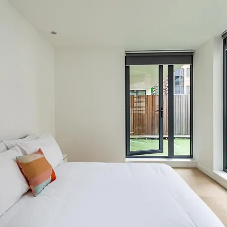 Tower Hill Iii Apartment *