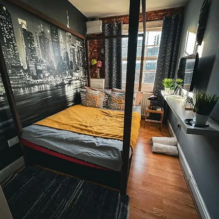 Apartment 2 Bedroom Roof Terrace With Sauna Jakuzzi And Outdoor Cinema