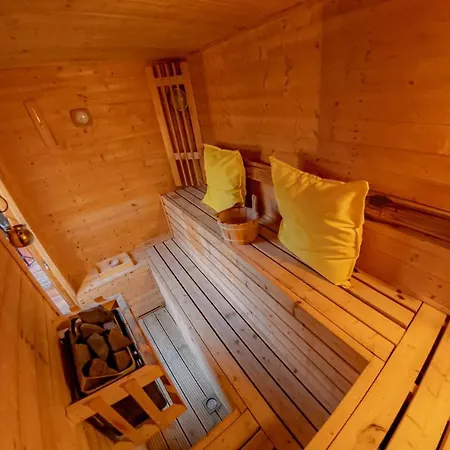 2 Bedroom Roof Terrace With Sauna Jakuzzi And Outdoor Cinema