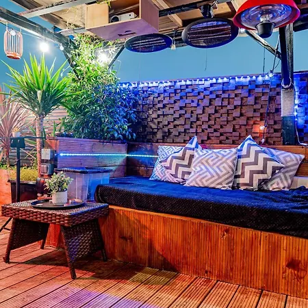 2 Bedroom Roof Terrace With Sauna Jakuzzi And Outdoor Cinema *