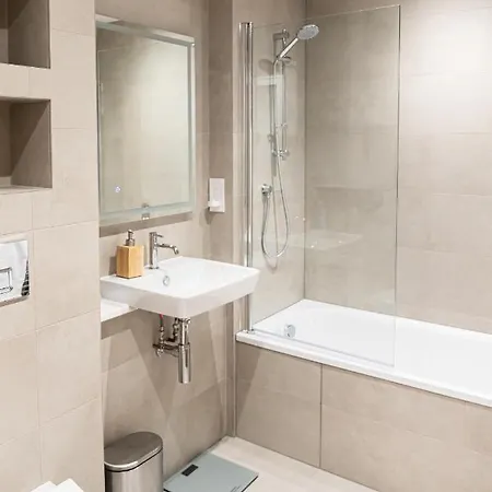 Amazing New Spacious In Se1
