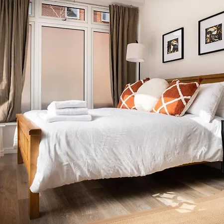 Amazing New Spacious In Se1 * London