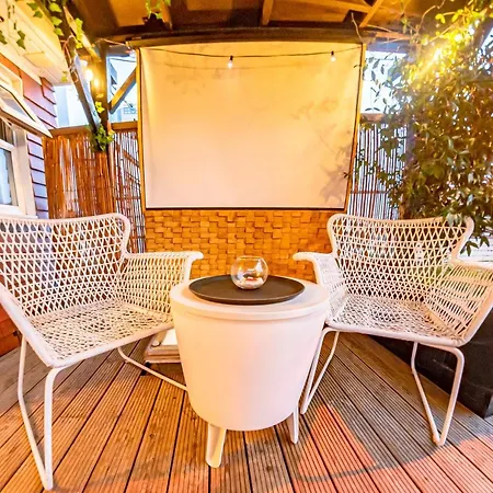 2 Bedroom Roof Terrace With Sauna Jakuzzi And Outdoor Cinema Apartment