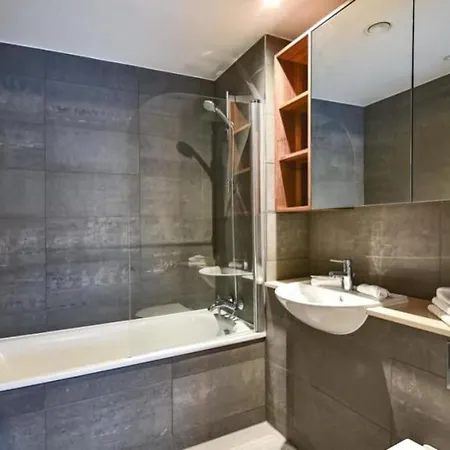 Luxury 2 Bedroom 2 Bathroom -borough Market/ Bridge Apartment *