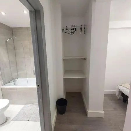 Away Barking Barking (Greater London)
