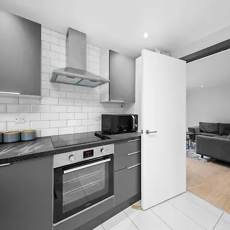 Canary Wharf By Hiatus Concierge *