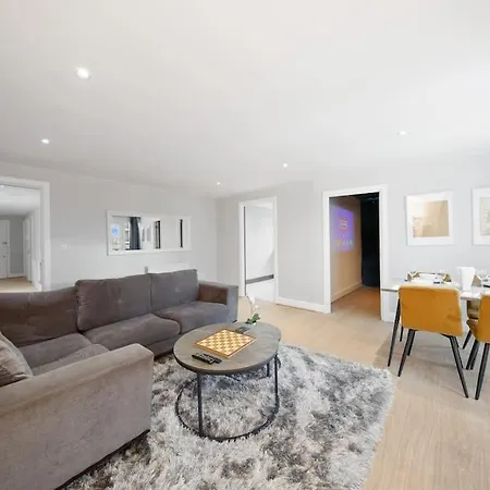 Canary Wharf By Hiatus Concierge