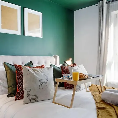 Canary Wharf By Hiatus Concierge * London