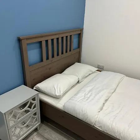 Apartment East Self Check In London