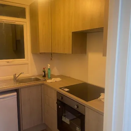 East Self Check In Apartment London