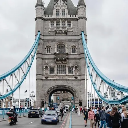 Apartment Morden 2 Bedroom Tower Bridge London