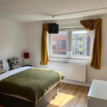 Morden 2 Bedroom Tower Bridge Apartment London