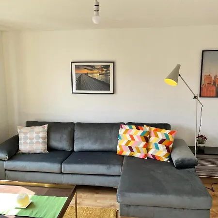 Morden 2 Bedroom Tower Bridge Apartment London