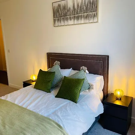 Deluxe 2-bedroom Away Erith