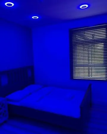 East Self Check In Apartment London