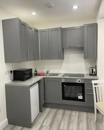 East Self Check In Apartment London