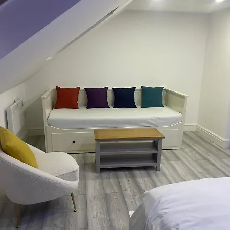 East Self Check In Apartment London