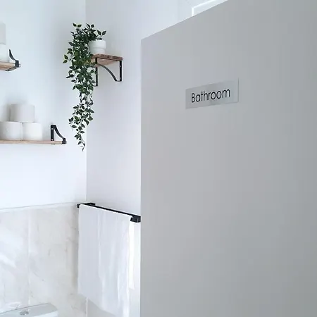 Hackney Downtown Guest house *