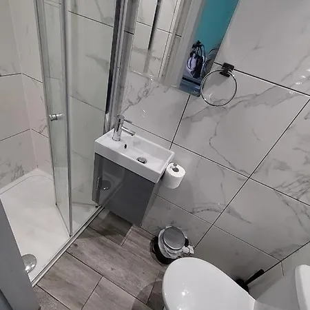Pensión Letzi Premium Cozy Retreat Private En-suite Rooms, Heathrow Airport