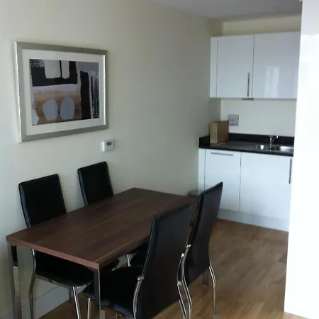 City Nites - Canary Wharf 4*