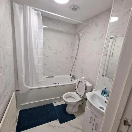 Homestay In A Shared Flat London
