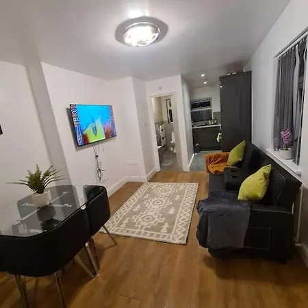 Luxury One Bedroom Flat * London