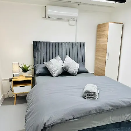 Marbel Aldgate Guest house