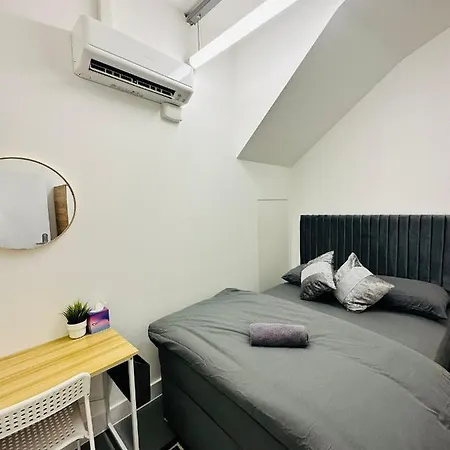 Marbel Aldgate London