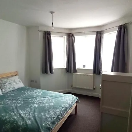 Bright, Chilled Ensuite Db In A Shared Flat!