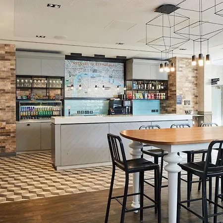 By Marriott Tower Bridge Hotel 4*