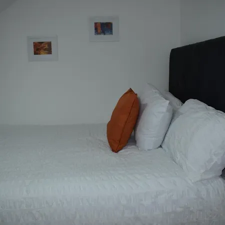 Forest Gate Haven Apartment