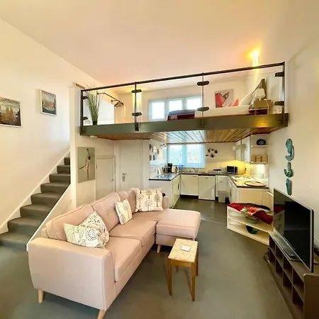 Apartment High-ceiling Flat With Rooftop & Skyline View