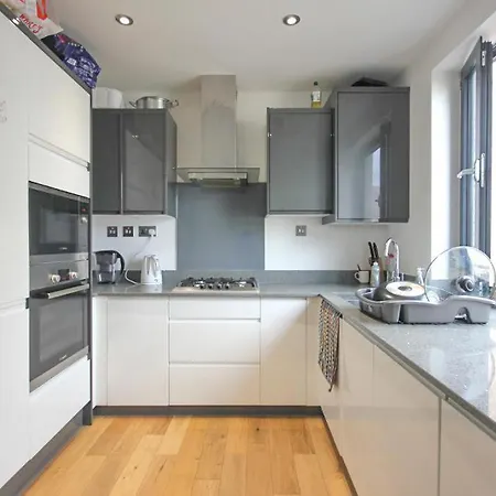 Anayah Apartment *
