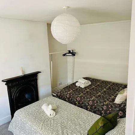 Cozy Double And Triple In Greenwich * London