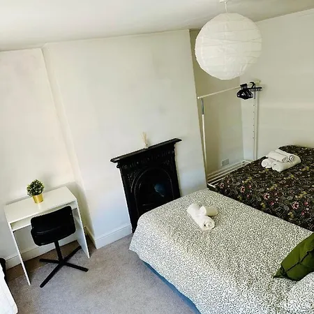 Cozy Double And Triple In Greenwich * London