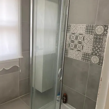 Private 2 Homestay London