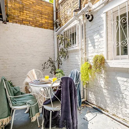 Luxury 1 Bed In East