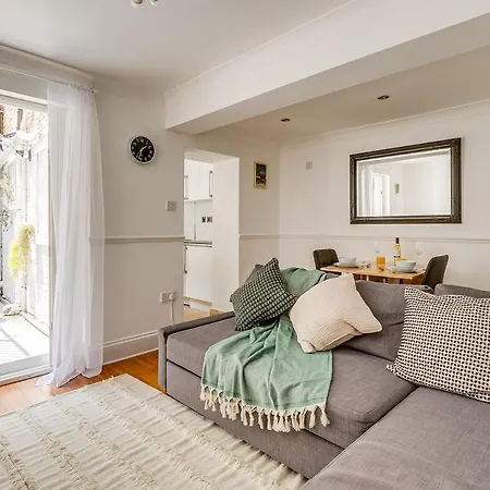 Luxury 1 Bed In East