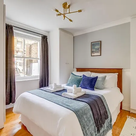 Luxury 1 Bed In East Apartment *