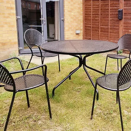 Holiday home East London Townhouse Sleeps 7 With 1 Parking Space