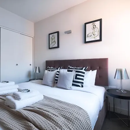 Aparthotel Servised On Artillery Lane Londen
