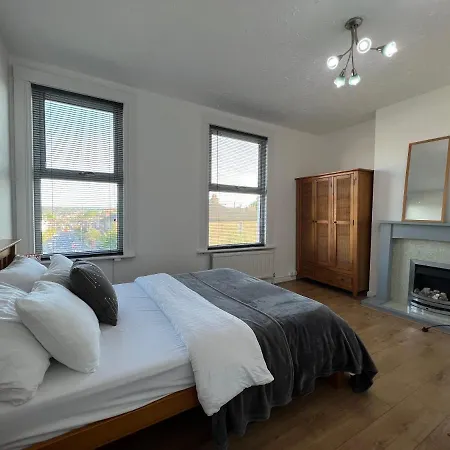 Entire Luxury 4 Bedroom Victorian House With 2 En-suite - Forest Hill, Apartment London